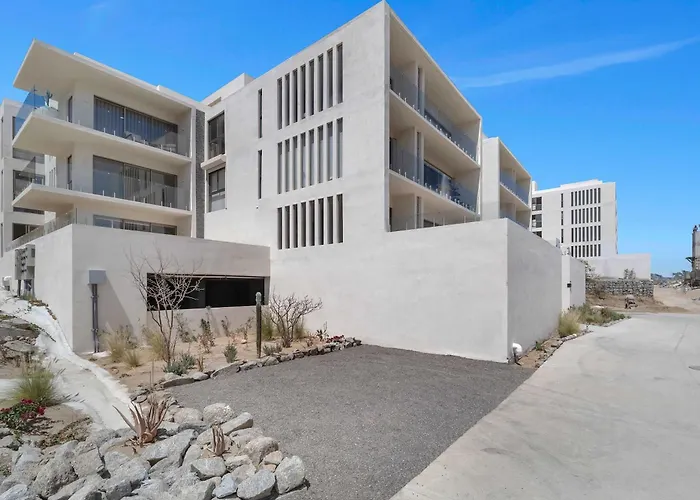 Marvelous Brand New 2 Bedroom - Pool With Ocean Views Сasa de vacaciones *